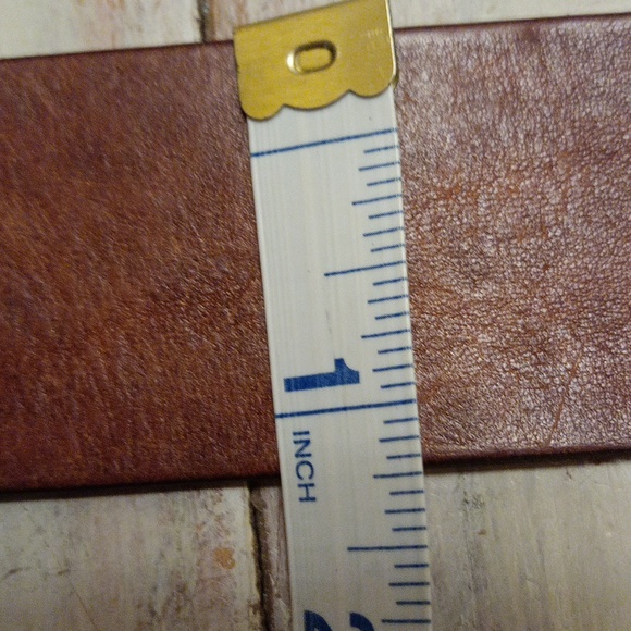 Woman's leather belt.. beautiful belt been sitting in my closet..to small for me - Picture 9 of 16